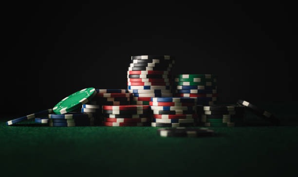 4399 mobile app interface showing slot games and sportsbook betting options